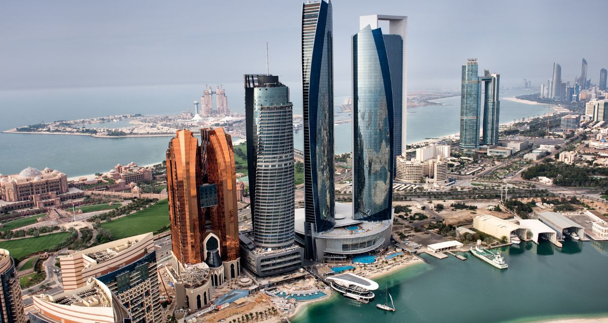 Dubai vs Abu Dhabi: Choosing the Right Place to Live